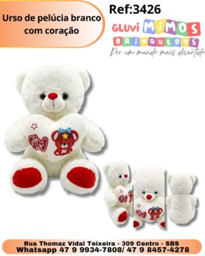 Urso de pelúcia branco com coração